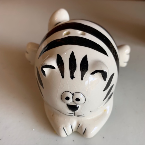 Pier 1- Fat Cat Sugar Creamer Salt Pepper Black & White Striped Cats 4 Piece - Picture 11 of 14